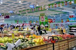 Hơn 5,2 triệu tỷ đồng đổ v&agrave;o b&aacute;n lẻ v&agrave; dịch vụ sau 8 th&aacute;ng