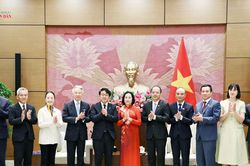 Th&uacute;c đẩy triển khai c&aacute;c dự &aacute;n nghi&ecirc;n cứu chung trong c&aacute;c lĩnh vực b&aacute;n dẫn