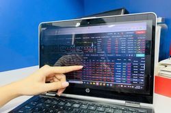 VN-Index giảm nhẹ, sắc đỏ lan rộng