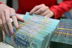 Thu ng&acirc;n s&aacute;ch 8 th&aacute;ng đạt hơn 2 triệu tỷ đồng