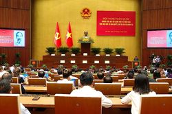 Hội nghị to&agrave;n quốc qu&aacute;n triệt c&aacute;c Nghị quyết, Chỉ thị của Bộ Ch&iacute;nh trị