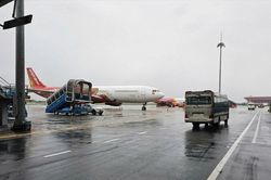 H&agrave;ng kh&ocirc;ng Việt Nam l&ecirc;n phương &aacute;n ứng ph&oacute; với b&atilde;o số 5