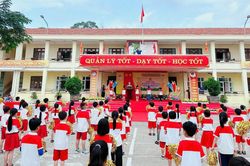 X&atilde; đảo Vĩnh Thực (Quảng Ninh) rộn r&agrave;ng đ&oacute;n năm học mới