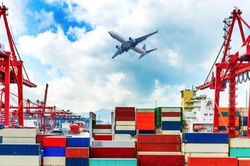 Xuất nhập khẩu vượt 770 tỷ USD sau 8 th&aacute;ng, Việt Nam nhập si&ecirc;u hơn 20 tỷ USD
