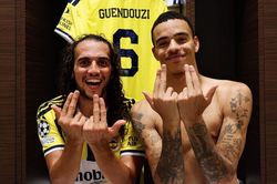 UEFA ra quyết định kỷ luật với Guendouzi và Greenwood trước trận gặp Roma