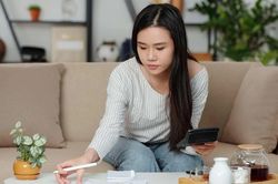 Đừng vội tiết kiệm bằng cách không mua: 5 khoản chi tưởng chưa cần nhưng lại rất đáng tiền