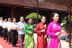 Trang trọng lễ dâng hoa, dâng hương tưởng niệm 57 năm ngày mất của Chủ tịch Hồ Chí Minh