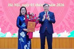 B&agrave; Đinh Thị Mai giữ chức Ph&oacute; Chủ tịch Viện H&agrave;n l&acirc;m Khoa học x&atilde; hội Việt Nam