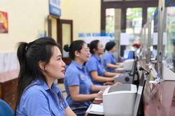 Ng&agrave;nh Đường sắt phục vụ gần 220.000 h&agrave;nh kh&aacute;ch dịp Quốc kh&aacute;nh