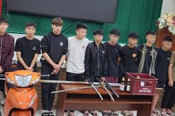 Triệu tập 13 thanh thiếu niên sau màn truy đuổi bằng dao, kiếm ở Sơn La