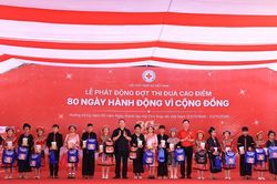 Lễ ph&aacute;t động Đợt thi đua cao điểm '80 ng&agrave;y h&agrave;nh động v&igrave; cộng đồng'
