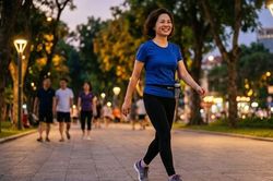 8 thói quen đơn giản buổi tối giúp phụ nữ trung niên khỏe đẹp hơn