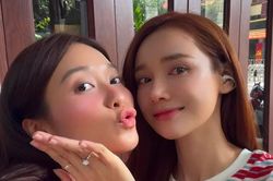 Nhan Phúc Vinh - Khả Ngân 'ăn mừng' cùng bạn bè, cô dâu tương lai lộ dấu hiệu đặc biệt