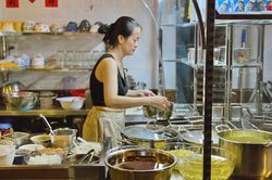 Những quán ăn 'đổi đời' nhờ Trấn Thành review giờ ra sao?