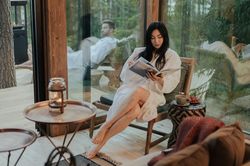 Khách sạn đang kiếm bộn tiền từ những người du lịch để đọc sách
