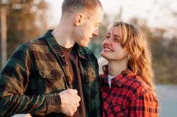 Tình yêu có thực sự là cực hút trái dấu?