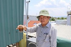 Quảng Ngãi: Nước máy đổi màu và bốc mùi, người dân tự mua thiết bị lọc