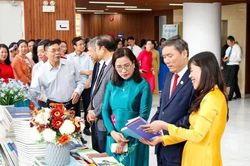 Trưng bày thành tựu khoa học 'Địa lý nhân văn - Kiến tạo phát triển'