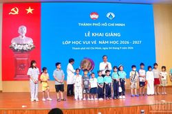 Giờ khai giảng của những lớp học đặc biệt nơi bệnh viện
