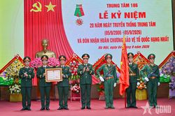 Trung tâm 186 (Bộ tư lệnh 86) đón nhận Huân chương Bảo vệ Tổ quốc hạng Nhất