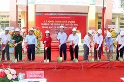 'Cột mốc mềm' nơi vùng biên...