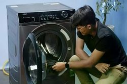 Máy giặt lâu năm, thay ống nước để tránh sự cố lớn