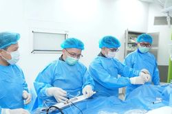 Nhồi máu cơ tim, sốc tim nguy kịch, được xử trí động mạch vành vôi hóa nặng