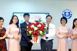 Từ 'học tiếng Anh' đến 'sống trong môi trường tiếng Anh'