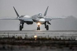 Rostec lần đầu trình làng UAV tàng hình phóng từ tiêm kích Su-57E