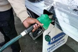 Giá diesel Mỹ tiến sát mức cao lịch sử