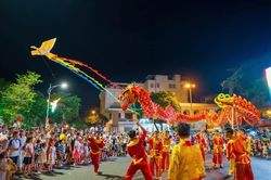 Sơn Tây tổ chức chuỗi hoạt động 'Lễ hội Trung thu Thành cổ' kéo dài gần 1 tháng