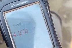 Cảnh sát giao thông phát hiện người đàn ông không bằng lái, nồng độ cồn vượt 10 lần mức cao nhất