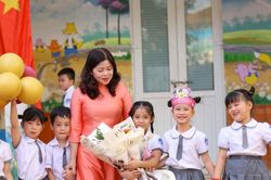 Yêu cầu cắt giảm loạt cuộc thi, hồ sơ, sổ sách, hội họp trong trường học
