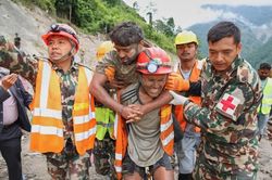 Việt Nam viện trợ khẩn cấp 300.000 USD giúp Nepal khắc phục hậu quả thiên tai