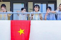 'Trước đây, chúng em chỉ thấy những ngôi trường hiện đại trên tivi'