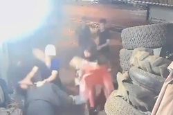 Nhắc nhóm hát karaoke gây ồn, người đàn ông bị đánh nhập viện