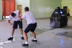 Kinh nghiệm tham chiếu cho Việt Nam thực hiện Nghị quyết 57: Singapore triển khai thí điểm robot ngăn chặn ẩu đả trong nhà tù