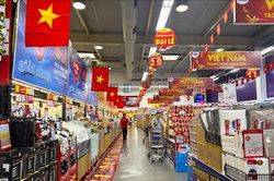 Tiêu dùng trong nước tăng hơn 13%, du lịch tiếp đà bứt phá