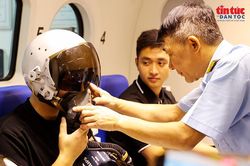 Tuyển chọn phi công chiến đấu khó như 'đãi cát tìm vàng'