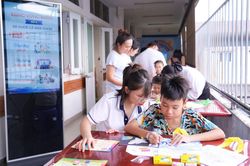 Rộn ràng ngày khai giảng đặc biệt của bệnh nhi trong các bệnh viện
