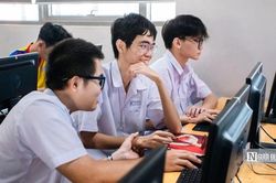 AI vào giảng đường: Không thể cấm đoán, phải chủ động 'thuần hóa' công nghệ