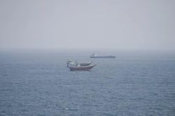 Hàn Quốc tính triển khai khí tài quân sự tới eo biển Hormuz