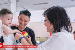 Khi hành lang bệnh viện trở thành lớp học yêu thương