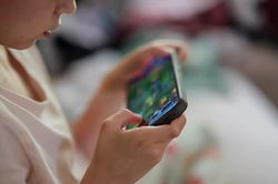 UNICEF kêu gọi tăng cường bảo vệ trẻ em trên không gian mạng