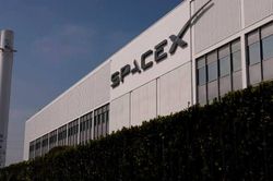 SpaceX lấy lại mốc vốn hóa 2 nghìn tỷ USD