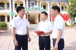 Thực hành theo Bác trong mỗi việc làm