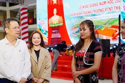 Chủ tịch UBND thành phố Nguyễn Mạnh Hùng kiểm tra công tác chuẩn bị khai giảng năm học mới tại xã Tây Giang