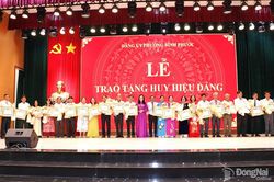 Đảng ủy phường Bình Phước trao Huy hiệu Đảng cho 210 đảng viên đợt 2-9