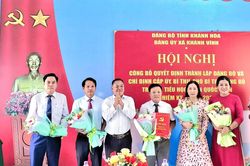 Đảng ủy xã Khánh Vĩnh công bố quyết định thành lập 3 đảng bộ trường học