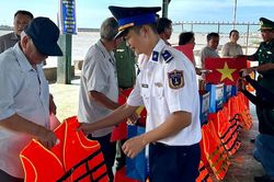 Ấm áp 'Cảnh sát biển đồng hành với ngư dân' Lâm Đồng